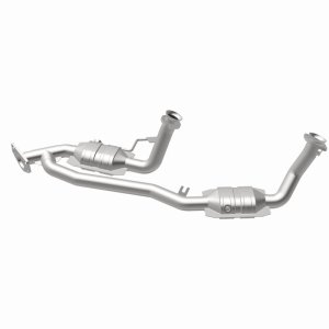 Ford Freestar Catalytic Converter - Magnaflow - Direct Fit - `04-`07