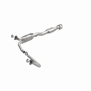 GMC Safari Catalytic Converter - Magnaflow - OEM Grade Direct-Fit - `00-`05