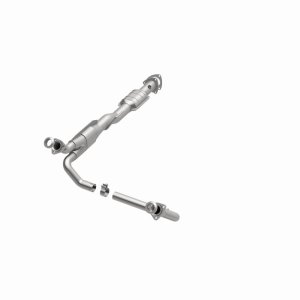 GMC Safari Catalytic Converter - Magnaflow - OEM Grade Direct-Fit - `00-`05