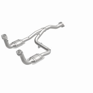 Jeep Liberty Catalytic Converter - Magnaflow - Direct-Fit - `05-`07 Jeep Liberty Catalytic Converter - Magnaflow - Direct-Fit - `05-`07