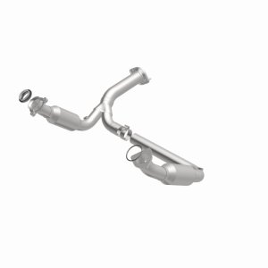 Chevrolet Silverado 1500 Catalytic Converter - Magnaflow - OEM Grade Federal/EPA Compliant Direct-Fit - `07-`09