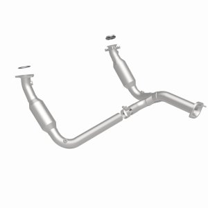 Chevrolet Silverado 1500 Catalytic Converter - Magnaflow - OEM Grade Federal/EPA Compliant Direct-Fit - `07-`09