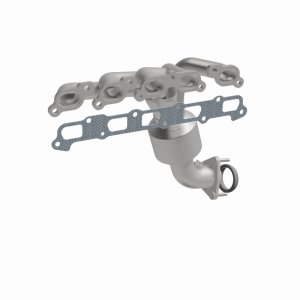 Hummer H3 Catalytic Converter - Direct Fit - Magnaflow - OEM Grade Federal/EPA Compliant - `06-`08