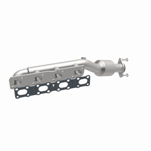 Nissan Armada Catalytic Converter - Magnaflow - OEM Grade Direct-Fit Manifold - `05-`15
