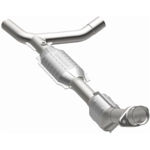 Ford E-250 Econoline Catalytic Converter - Magnaflow - Direct Fit, OEM Grade - `00-`02