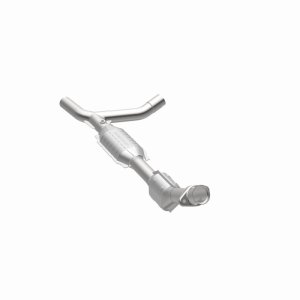 Ford E-250 Econoline Catalytic Converter - Magnaflow - Direct Fit, OEM Grade - `00-`02