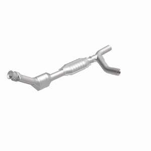 Ford E-250 Econoline Catalytic Converter - Magnaflow - Direct Fit, OEM Grade - `00-`02