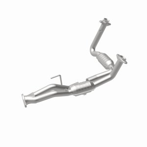 Jeep Commander Catalytic Converter - Magnaflow - OEM Grade Direct-Fit - `08-`10