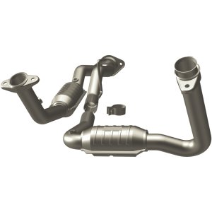 Jeep Commander Catalytic Converter - Magnaflow - OEM Grade Direct-Fit - `08-`10