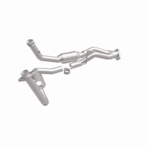 Jeep Commander Catalytic Converter - Magnaflow - OEM Grade Direct-Fit - `08-`10