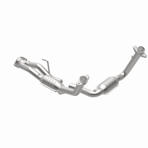 Jeep Commander Catalytic Converter - Magnaflow - OEM Grade Direct-Fit - `08-`10