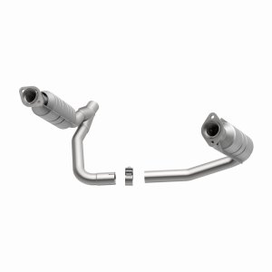 Mitsubishi Raider Catalytic Converter - Magnaflow - Direct-Fit - 2006