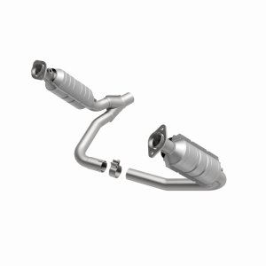 Mitsubishi Raider Catalytic Converter - Magnaflow - Direct-Fit - 2006