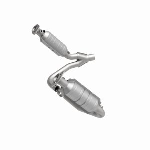 Mitsubishi Raider Catalytic Converter - Magnaflow - Direct-Fit - 2006
