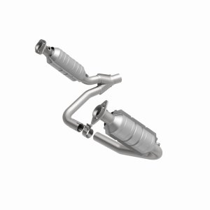 Mitsubishi Raider Catalytic Converter - Magnaflow - Direct-Fit - 2006