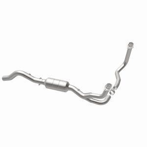 Dodge Durango Catalytic Converter - Magnaflow - OEM Grade Federal/EPA Compliant Direct-Fit - `00-`03