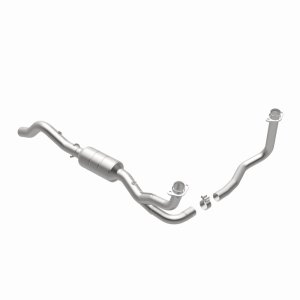 Dodge Durango Catalytic Converter - Magnaflow - OEM Grade Federal/EPA Compliant Direct-Fit - `00-`03