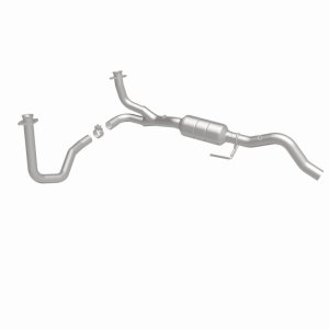 Dodge Durango Catalytic Converter - Magnaflow - OEM Grade Federal/EPA Compliant Direct-Fit - `00-`03
