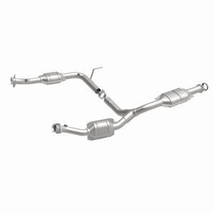 Ford Explorer Catalytic Converter - Magnaflow - OEM Grade Direct-Fit - `02-`04
