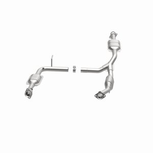 Ford Explorer Catalytic Converter - Magnaflow - OEM Grade Direct-Fit - `02-`04