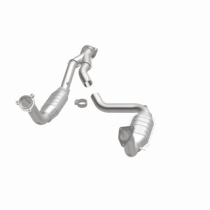 Chevrolet SSR Catalytic Converter - Magnaflow - Direct Fit - `03-`06