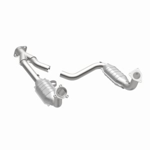 Chevrolet SSR Catalytic Converter - Magnaflow - Direct Fit - `03-`06