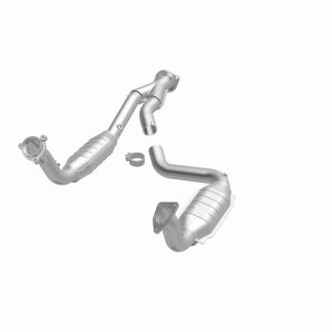 Chevrolet SSR Catalytic Converter - Magnaflow - Direct Fit - `03-`06
