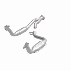 Chevrolet SSR Catalytic Converter - Magnaflow - Direct Fit - `03-`06