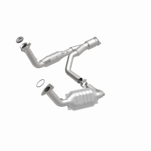 Chevrolet Trailblazer Catalytic Converter - Magnaflow - OEM Grade Direct-Fit - `06-`09