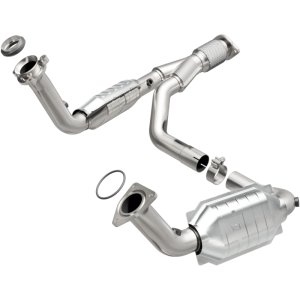 Chevrolet Trailblazer Catalytic Converter - Magnaflow - OEM Grade Direct-Fit - `06-`09