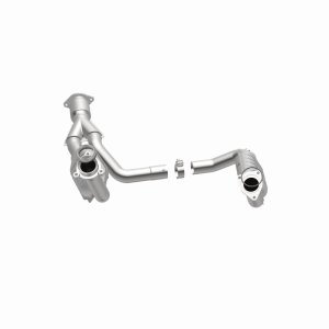 Chevrolet Trailblazer Catalytic Converter - Magnaflow - OEM Grade Direct-Fit - `06-`09
