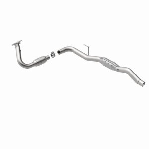Chevrolet Silverado 2500 Catalytic Converter - Magnaflow - OEM Grade Direct-Fit - `01-`02