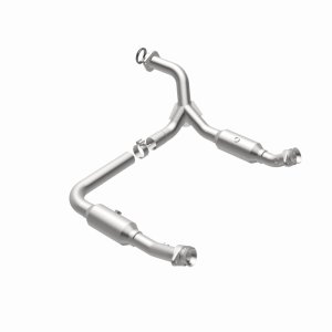 Ford Explorer Catalytic Converter - Magnaflow - OEM Grade Direct-Fit, Y-Pipe Assembly, Federal/EPA Compliant - `06-`10