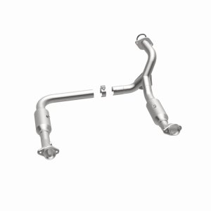 Ford Explorer Catalytic Converter - Magnaflow - OEM Grade Direct-Fit, Y-Pipe Assembly, Federal/EPA Compliant - `06-`10