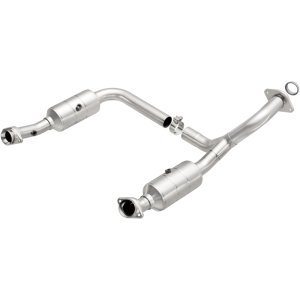 Ford Explorer Catalytic Converter - Magnaflow - OEM Grade Direct-Fit, Y-Pipe Assembly, Federal/EPA Compliant - `06-`10