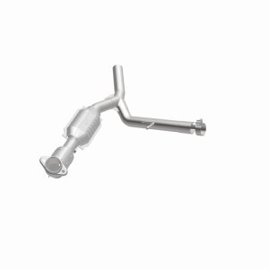 Ford F-150 Catalytic Converter - Magnaflow - OEM Grade Direct-Fit - `04-`08