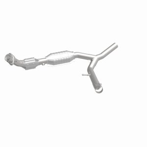 Ford F-150 Catalytic Converter - Magnaflow - OEM Grade Direct-Fit - `04-`08