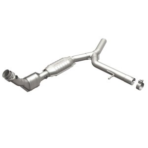 Lincoln Mark LT Catalytic Converter - Magnaflow - OEM Grade Direct-Fit - `06-`08
