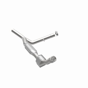 Lincoln Mark LT Catalytic Converter - Magnaflow - OEM Grade Direct-Fit - `06-`08