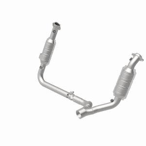 Dodge Ram 1500 Catalytic Converter - Magnaflow - OEM Grade Direct-Fit - 2006