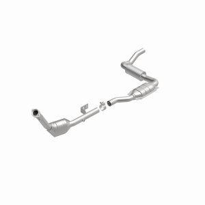 Mercedes-Benz ML320 Catalytic Converter - Driver Side - Magnaflow - OEM Grade Federal/EPA Compliant Direct-Fit - `99-`02