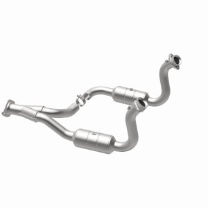 Ford F-450 Catalytic Converter - Magnaflow - Direct Fit - `08-`10 Ford F-450 Catalytic Converter - Magnaflow - Direct Fit - `08-`10