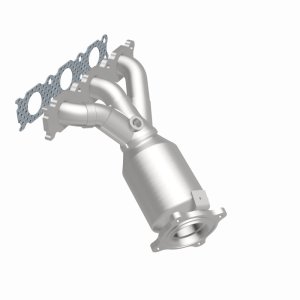Land Rover LR2 Manifold Catalytic Converter - Magnaflow - OEM Grade Direct-Fit, EPA/Federal Compliant, 409 Stainless Steel - `08-`12