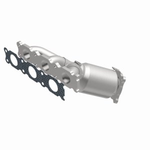 Land Rover LR2 Manifold Catalytic Converter - Magnaflow - OEM Grade Direct-Fit, EPA/Federal Compliant, 409 Stainless Steel - `08-`12