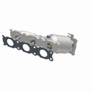 Land Rover LR2 Catalytic Converter - Magnaflow - OEM Grade Direct-Fit Manifold (Federal/EPA Compliant) - `08-`12