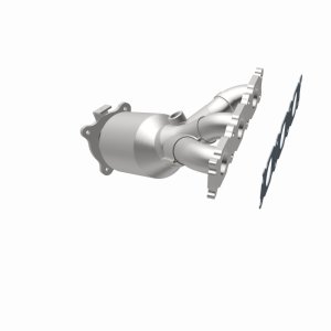 Land Rover LR2 Catalytic Converter - Magnaflow - OEM Grade Direct-Fit Manifold (Federal/EPA Compliant) - `08-`12