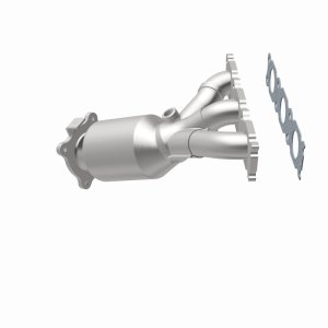 Land Rover LR2 Catalytic Converter - Magnaflow - OEM Grade Direct-Fit Manifold (Federal/EPA Compliant) - `08-`12