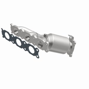Land Rover LR2 Catalytic Converter - Magnaflow - OEM Grade Direct-Fit Manifold (Federal/EPA Compliant) - `08-`12