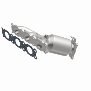 Land Rover LR2 Catalytic Converter - Magnaflow - OEM Grade Direct-Fit Manifold (Federal/EPA Compliant) - `08-`12