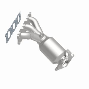 Land Rover LR2 Catalytic Converter - Magnaflow - OEM Grade Direct-Fit Manifold (Federal/EPA Compliant) - `08-`12